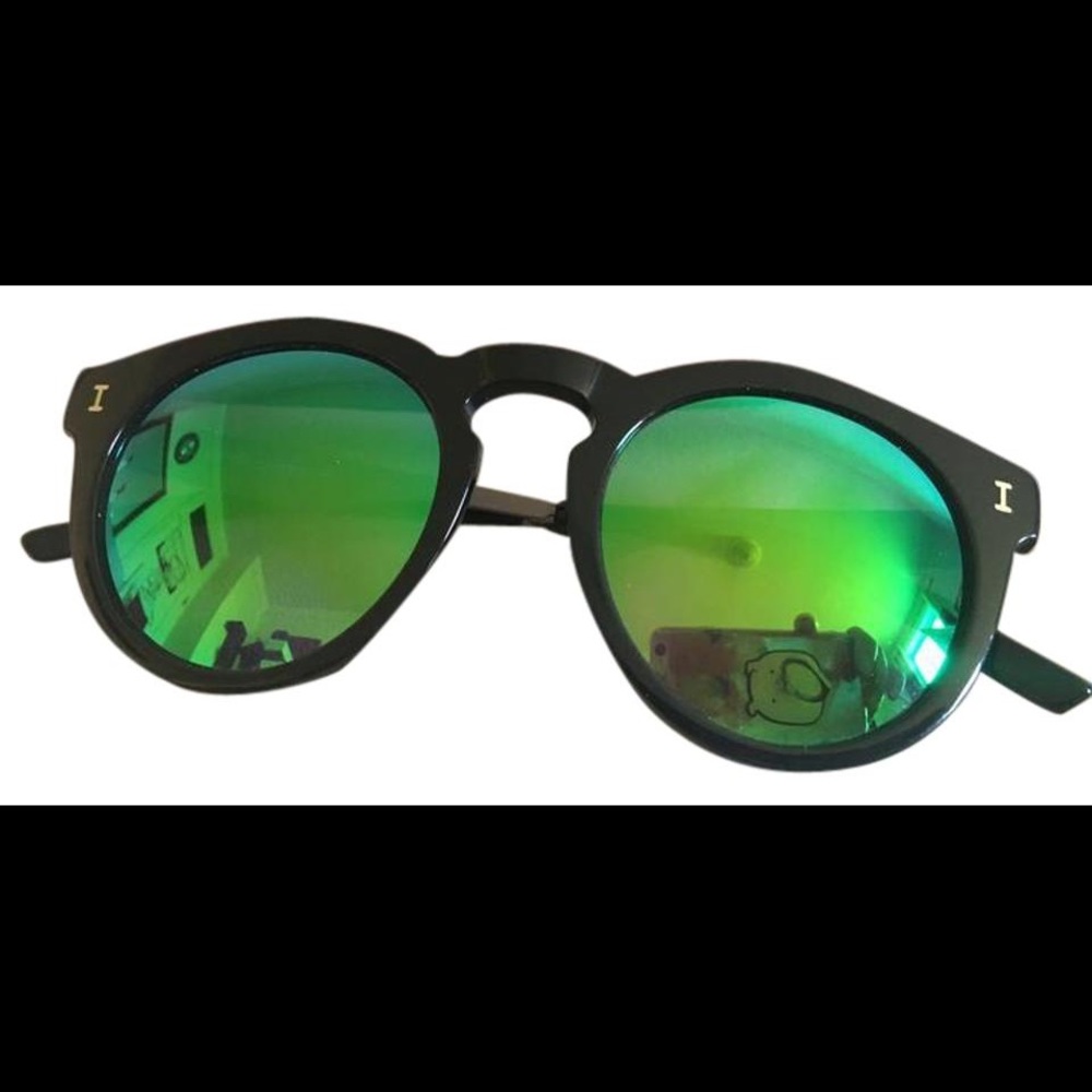 Black Toohey with Green Mirrored Sunglasses